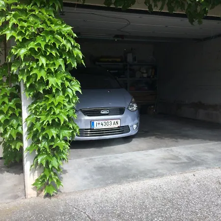 Small View アパート トレント